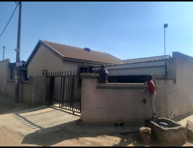 2 BEDROOM HOUSE FOR SALE IN PALM RIDGE EXT 2